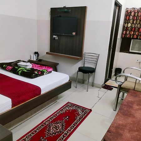 Hotel Diamond New Delhi Exterior photo